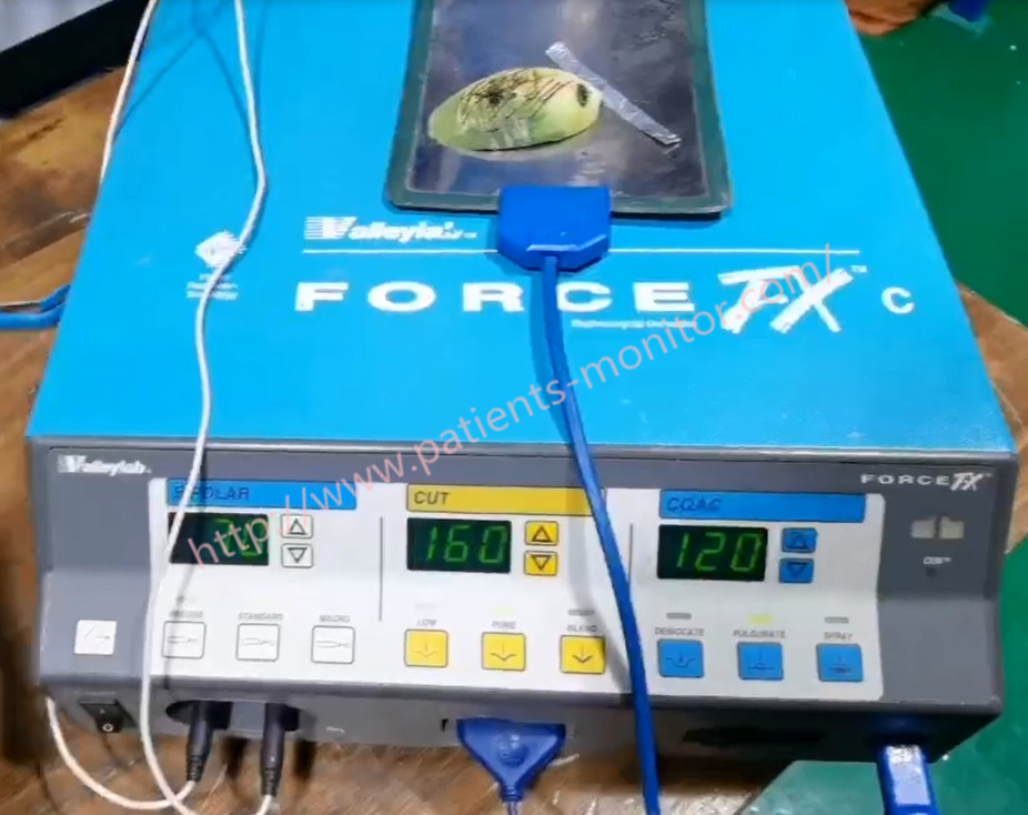Używana maszyna elektrochirurgiczna Valleylab FORCE FX-C z głowicą nożową z łopatką ujemną